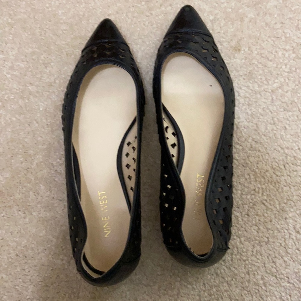 5.5 Nine West black pointy toe flats